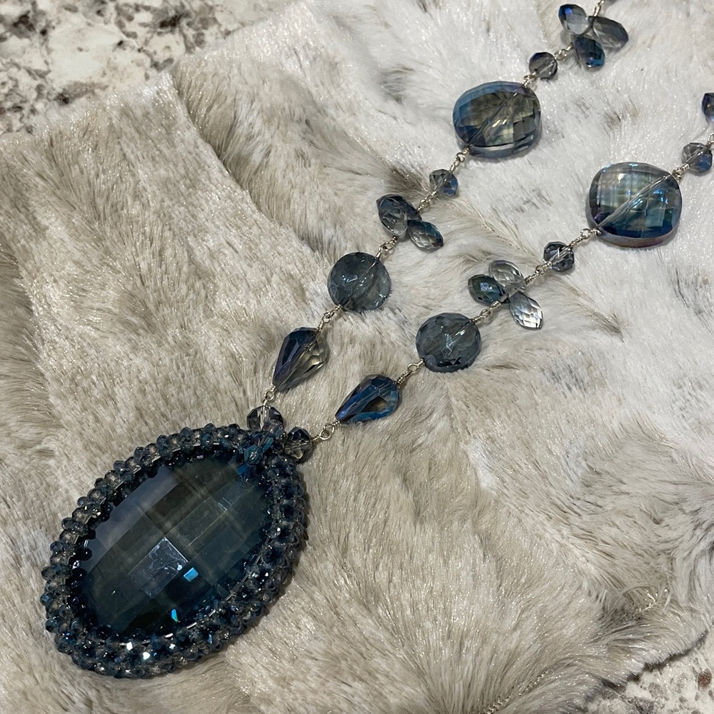Stunning Blue Gemstone Necklace - Picture 3 of 8